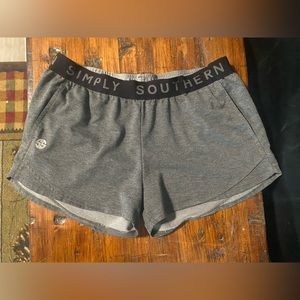 Simply Southern Shorts size L